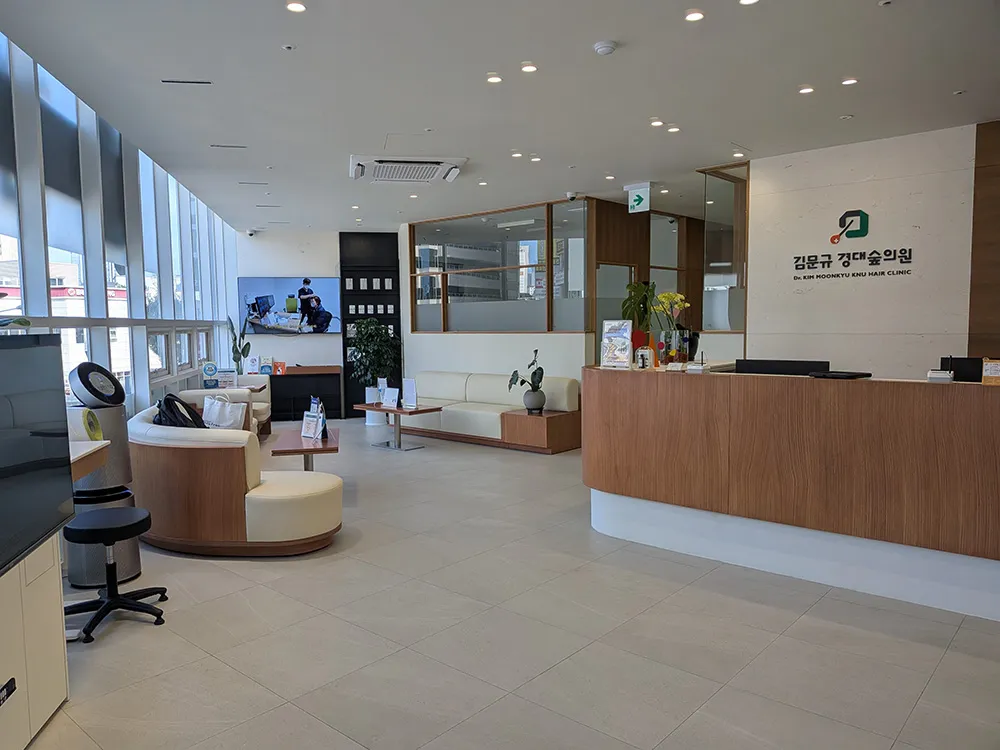 Dr.KIM MOONKYU KNU HAIR CLINIC